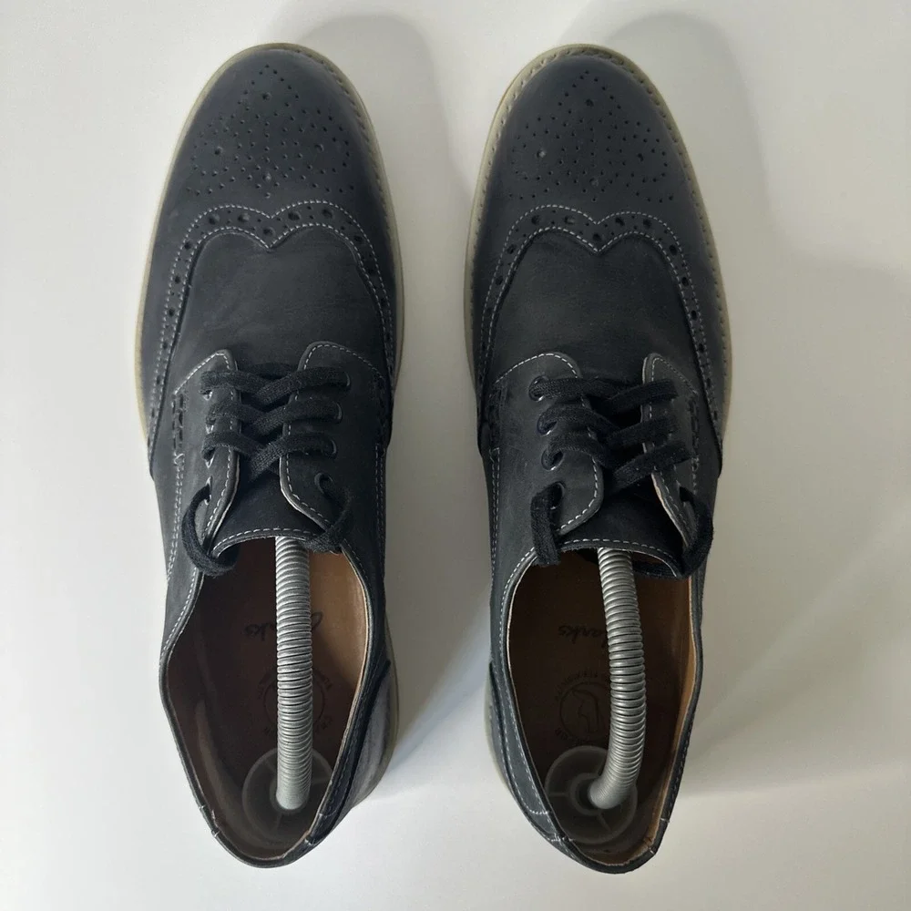 CLARKS Men's‎ Size 9 US Navy Blue Leather Lace Up Dress Shoe VERY NICE